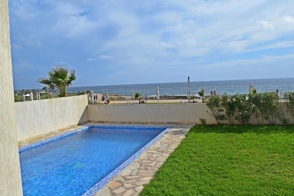 Amphora Hotel & Suites Paphos Exterior photo