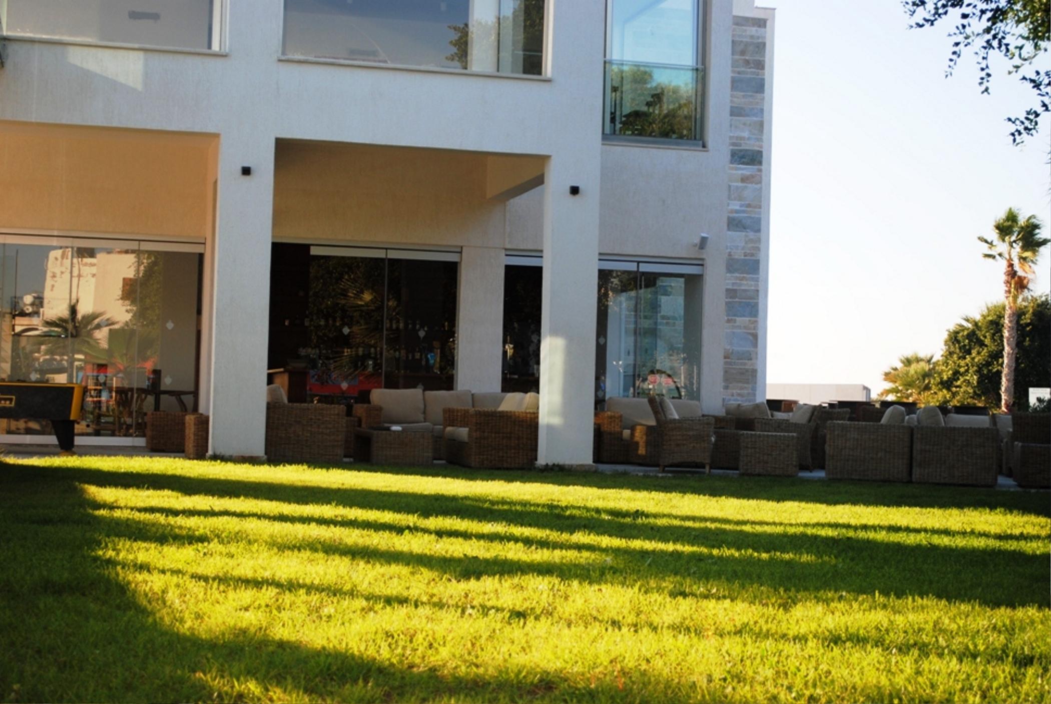 Amphora Hotel & Suites Paphos Exterior photo